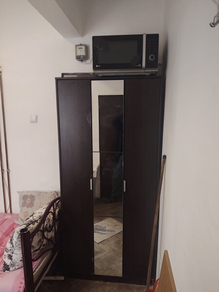 Universtate metrou camera bloc fara proprietar