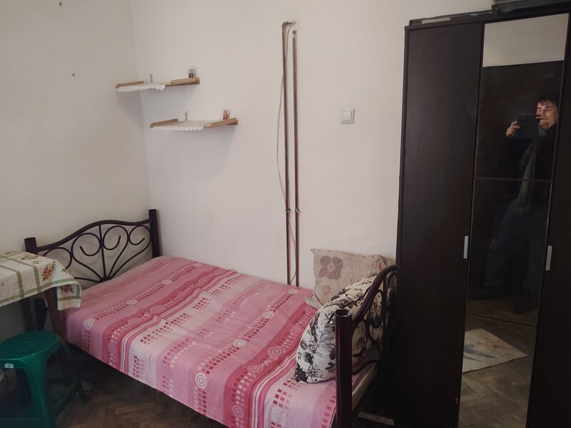 Universtate metrou camera bloc fara proprietar