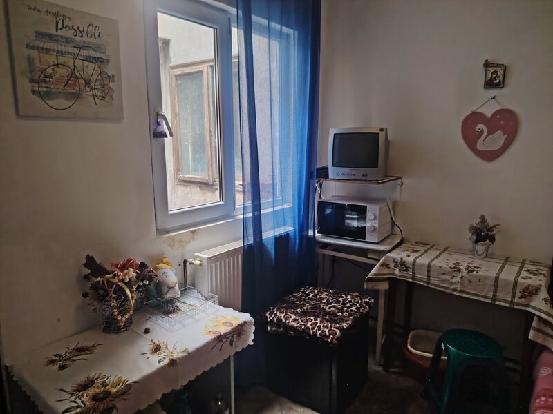 Universtate metrou camera bloc fara proprietar